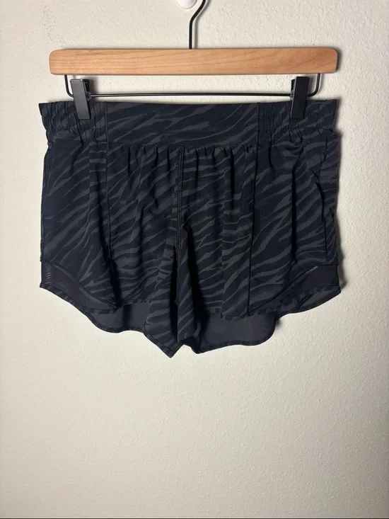 Lululemon Hotty Hot Low Rise Short 4"
Le Tigre Camo Deep Coal Multi/Black W7AUIT - Picture 1 of 3